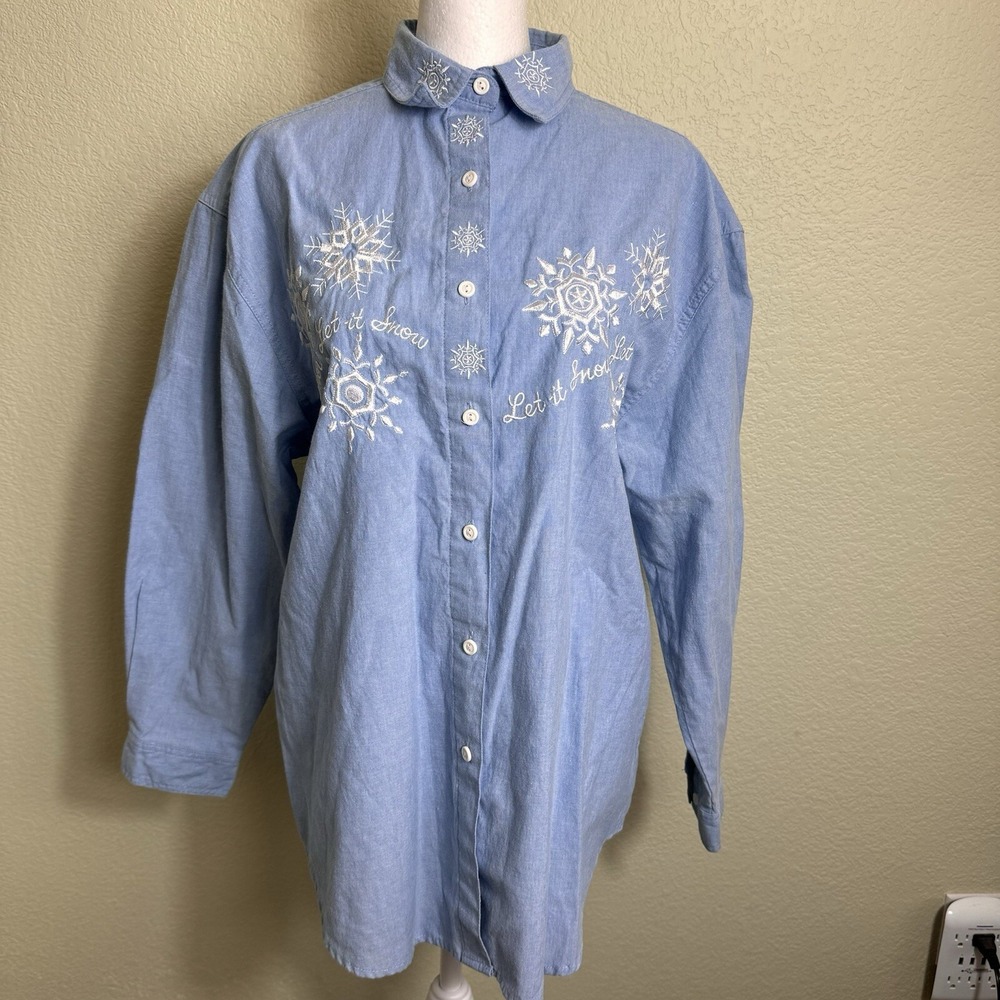 FALLS CREEK Women's  Denim Button Up Size M LET IT SNOW EMBROIDERY‎ SNOWFLAKES